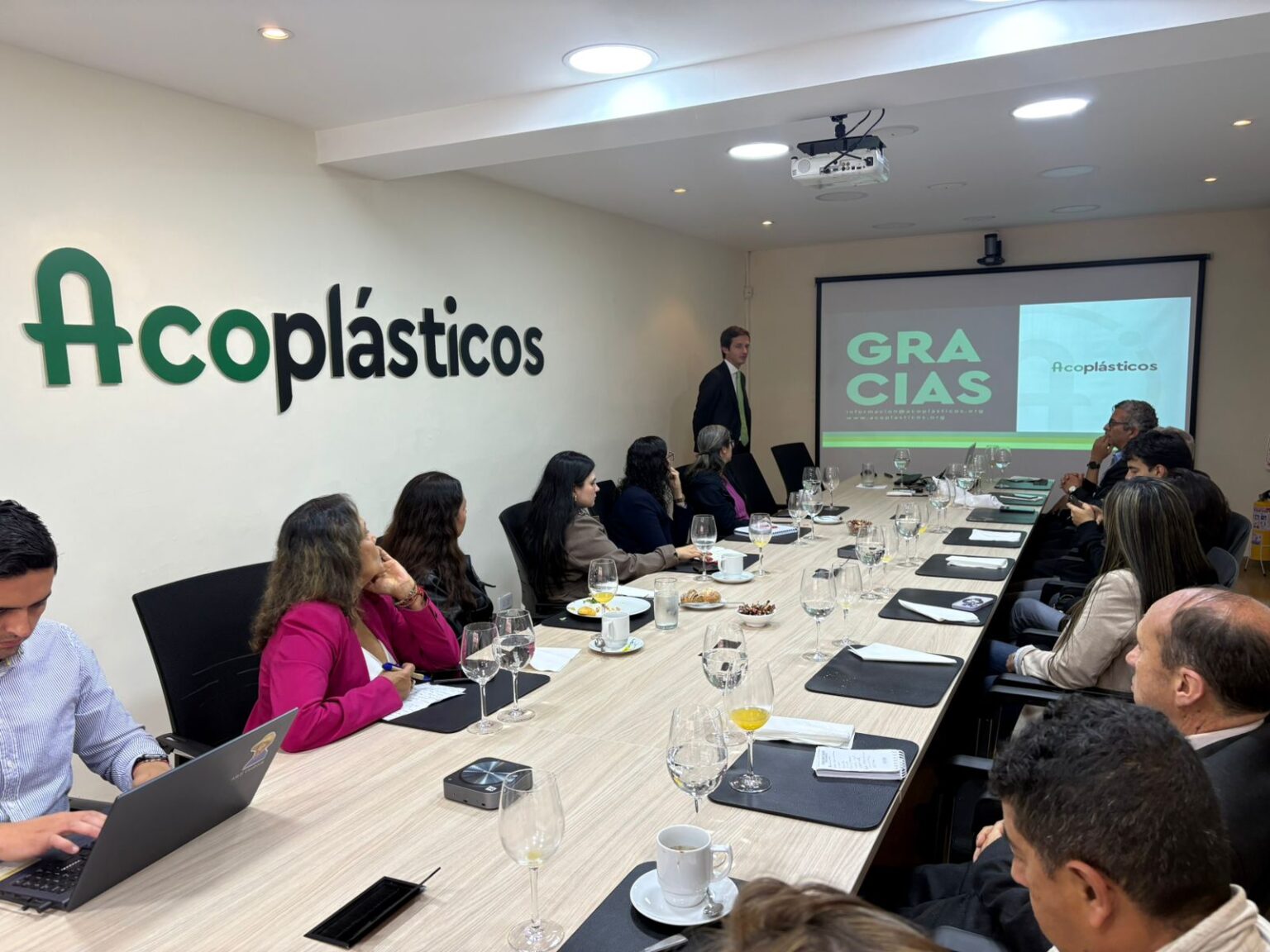 La industria plástica crece en producción y exportaciones y plantea ...